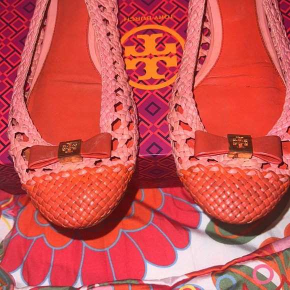 Tory Burch Carlyle Two Tone Pink Woven Leather Flat Sz 8.5 - Picture 4 of 10